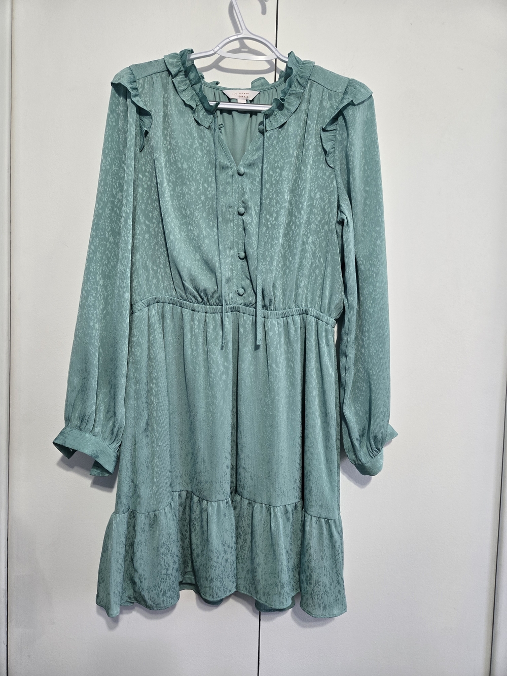 LC Lauren Conrad Ruffle Neck Mini Dress Size M Green Long Sleeve Boho Flowy‎
